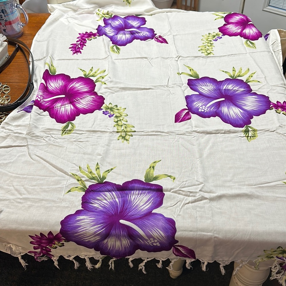 NWT Hibiscus Sarong